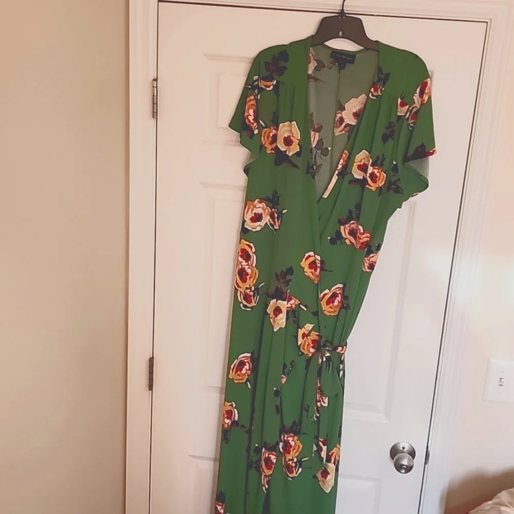 Clothes - Picture 1 of 1